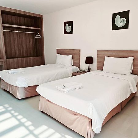 Hotel Similan Mansion Bangsaen Esterno foto