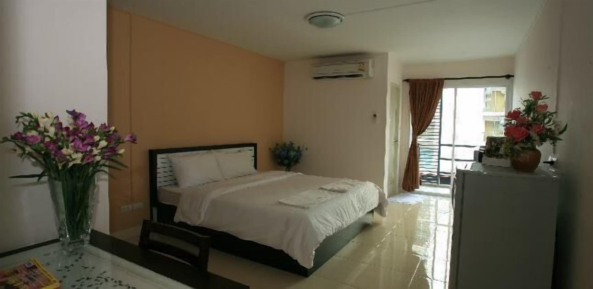 Hotel Similan Mansion Bangsaen Esterno foto